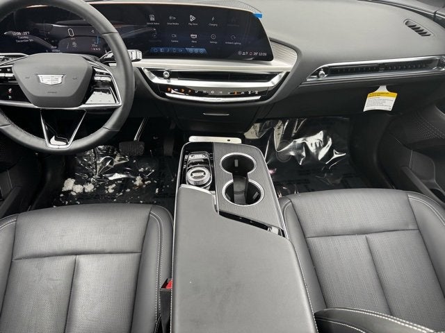 2025 Cadillac LYRIQ Luxury 1