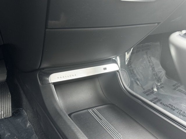 2025 Cadillac LYRIQ Luxury 1