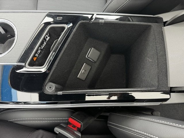 2025 Cadillac LYRIQ Luxury 1