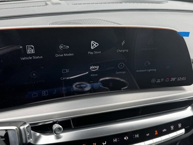 2025 Cadillac LYRIQ Luxury 1