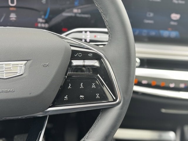 2025 Cadillac LYRIQ Luxury 1