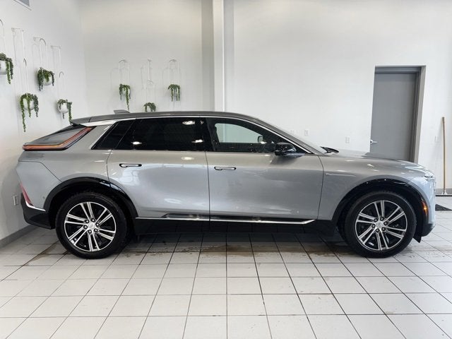 2025 Cadillac LYRIQ Luxury 1